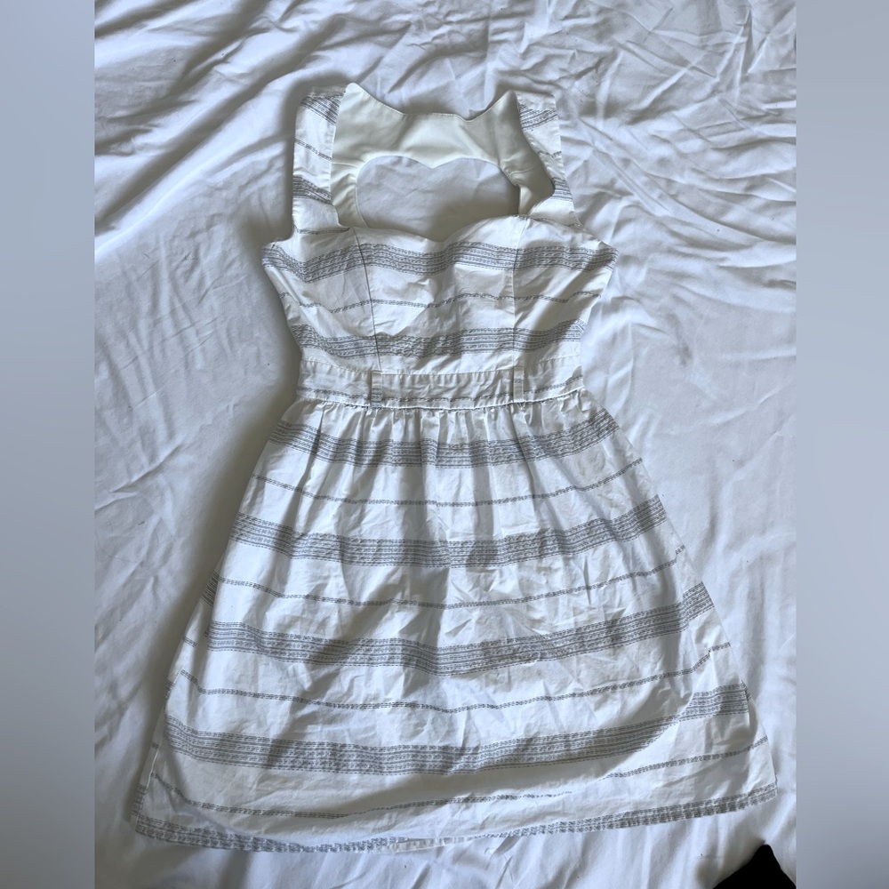 Juniors White dress with gray stripes | heart cutout size 3
